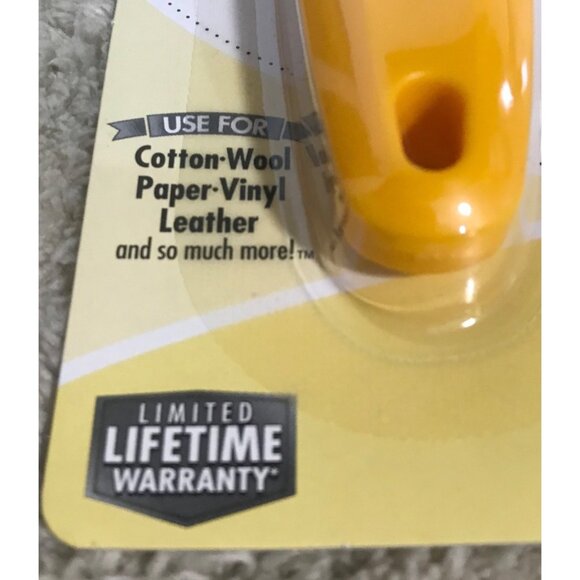 Olfa 28mm Rotary Cutter With Quick-Change Blade & Limited Lifetime Warranty - Picture 2 of 3